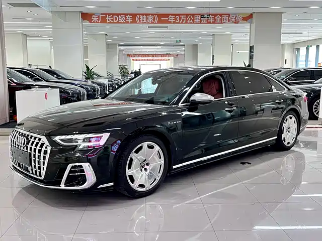 AUDI A8