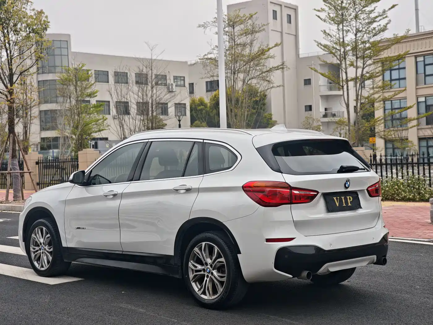BMW X1 2018 sDrive20Li Leading Model фото 7