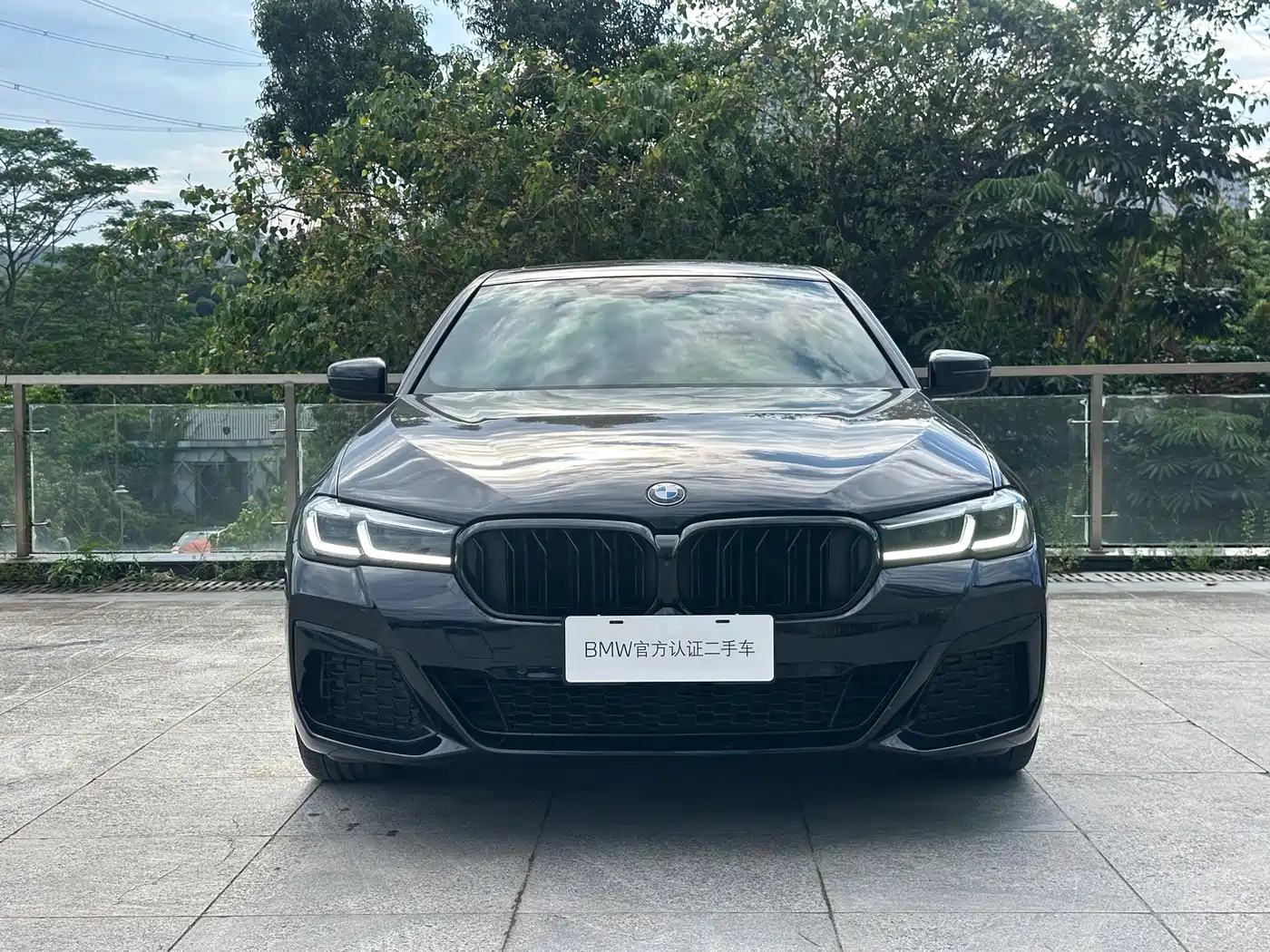Photo 2 - BMW 5 Series (Import)