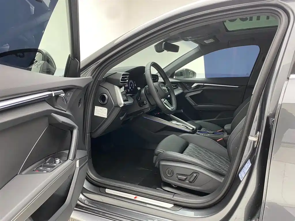 Audi A3 2025 2025 Facelift A3L Limousine 35TFSI Flying Spur Premium