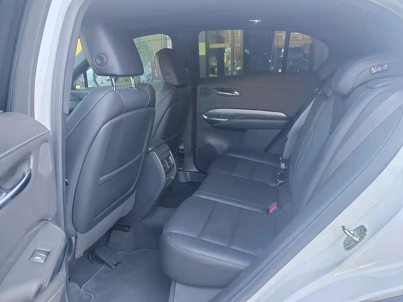 Cadillac XT4 2024 28T 2WD Premium фото 6