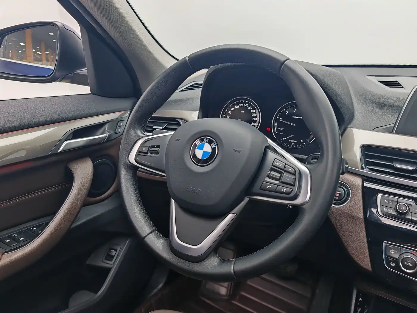 BMW X1 2019 sDrive18Li Premium Model фото 16