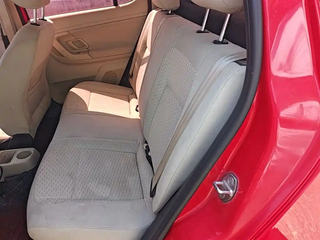 Škoda Fabia 2014 1.4L Automatic Crystal Edition фото 17
