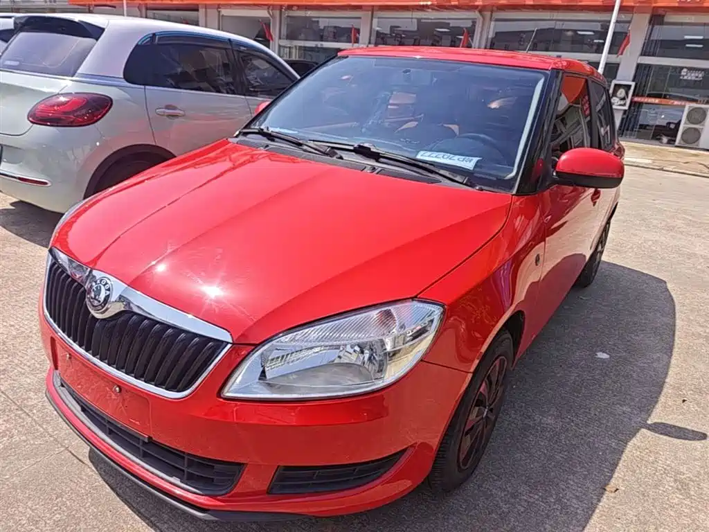 Škoda Fabia 2014 1.4L Automatic Crystal Edition