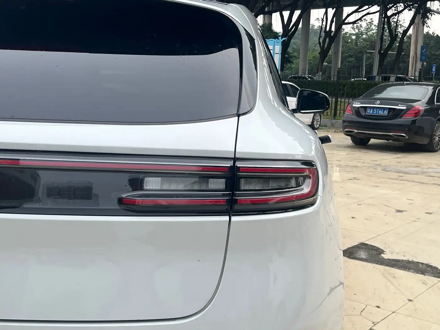 AITO Wenjie AITO M5 2022 Extended Range AWD Performance Edition фото 15
