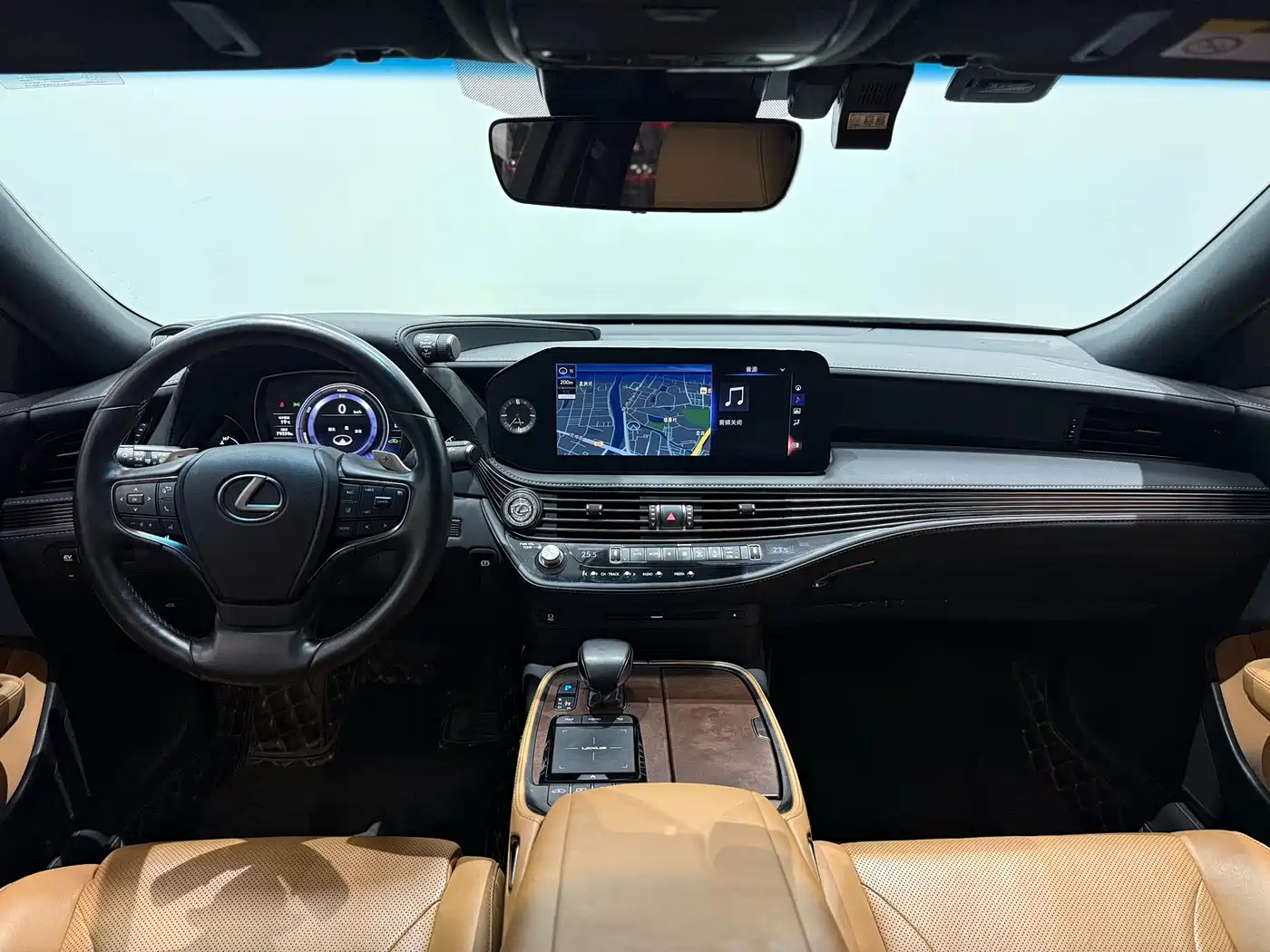 Lexus LS 2021 500h Excellence Edition фото 6
