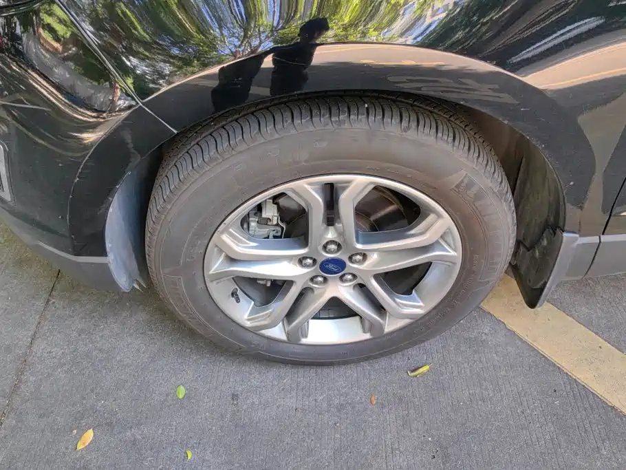 Фото 6 - Ford Edge