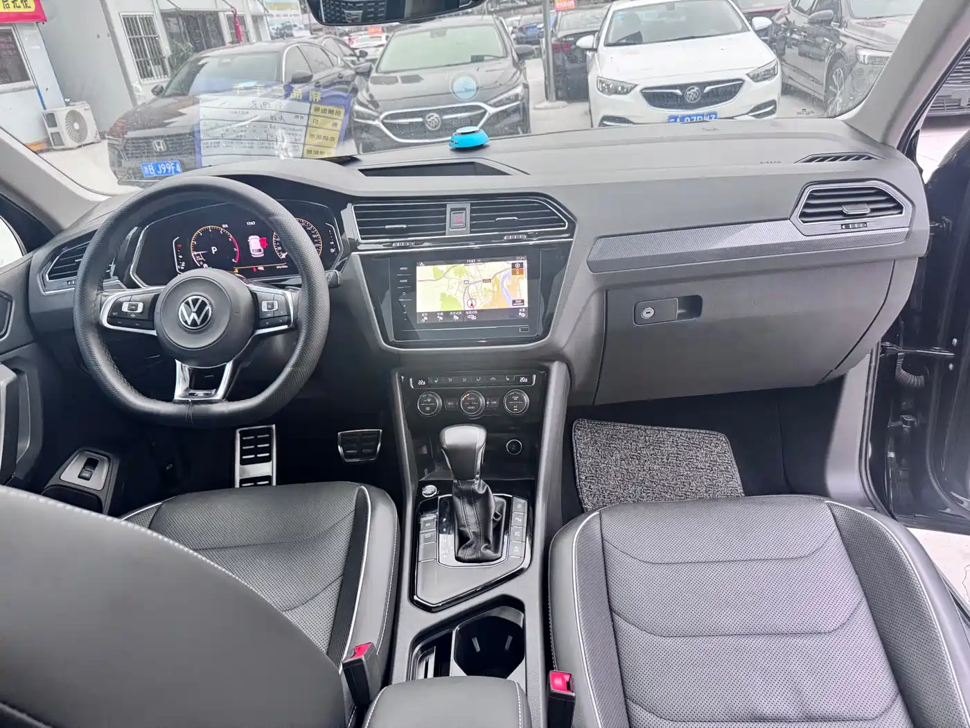 VOLKSWAGEN TIGUAN L