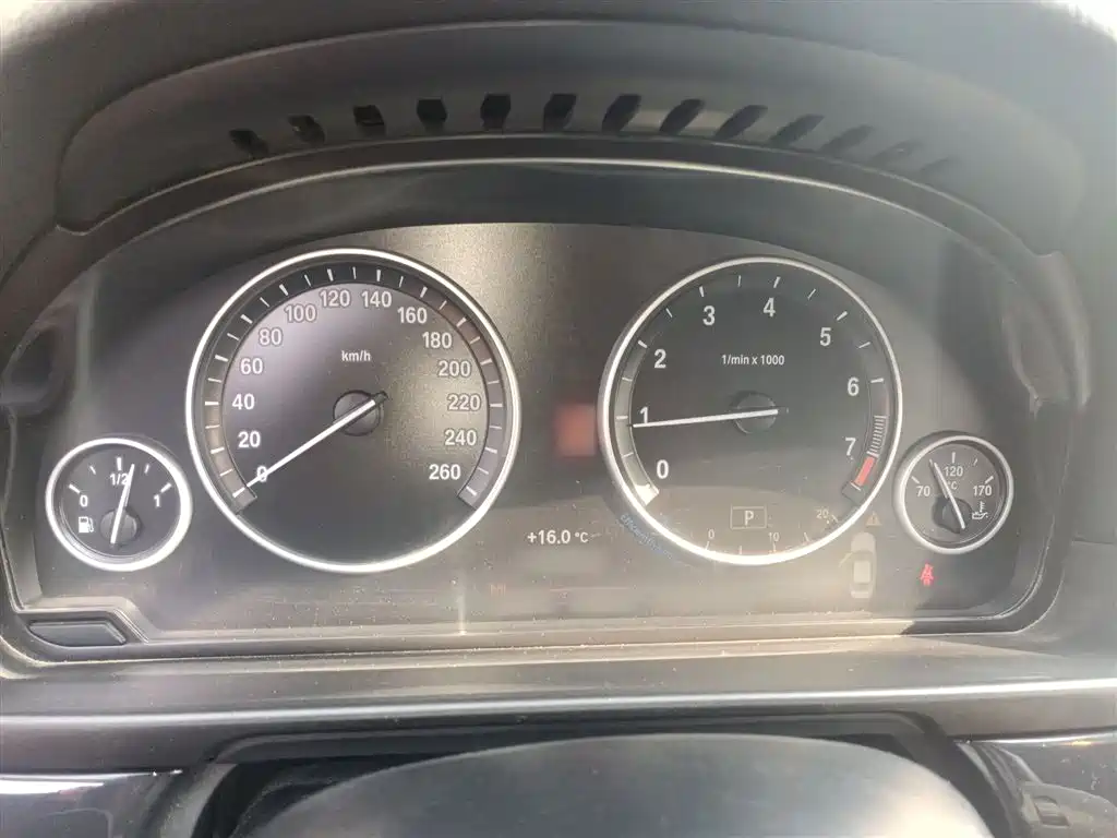 BMW 5 Series 2017 520Li Classic Edition фото 4