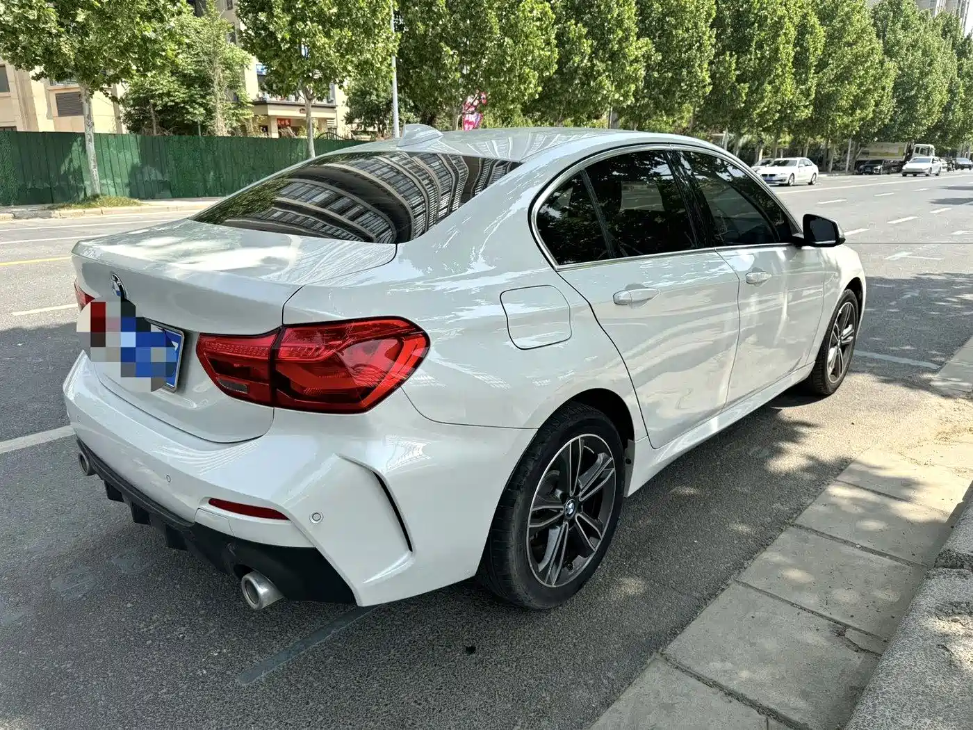 BMW 1 Series 2022 120i M Sport фото 6