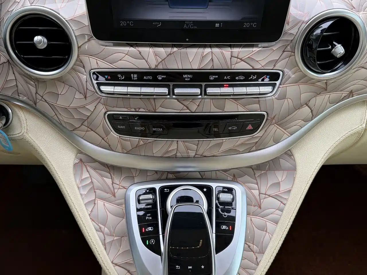 Mercedes-Benz V-Class 2018 V 260 L Premium Long Wheelbase Edition China VI фото 15