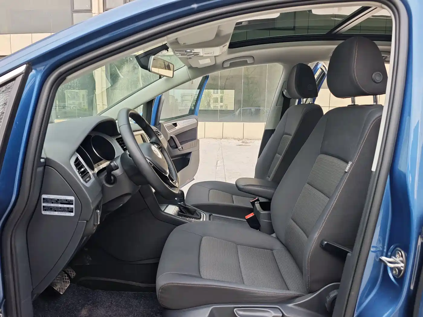 Volkswagen Golf Sportsvan 2016 230TSI Automatic Progressive фото 9