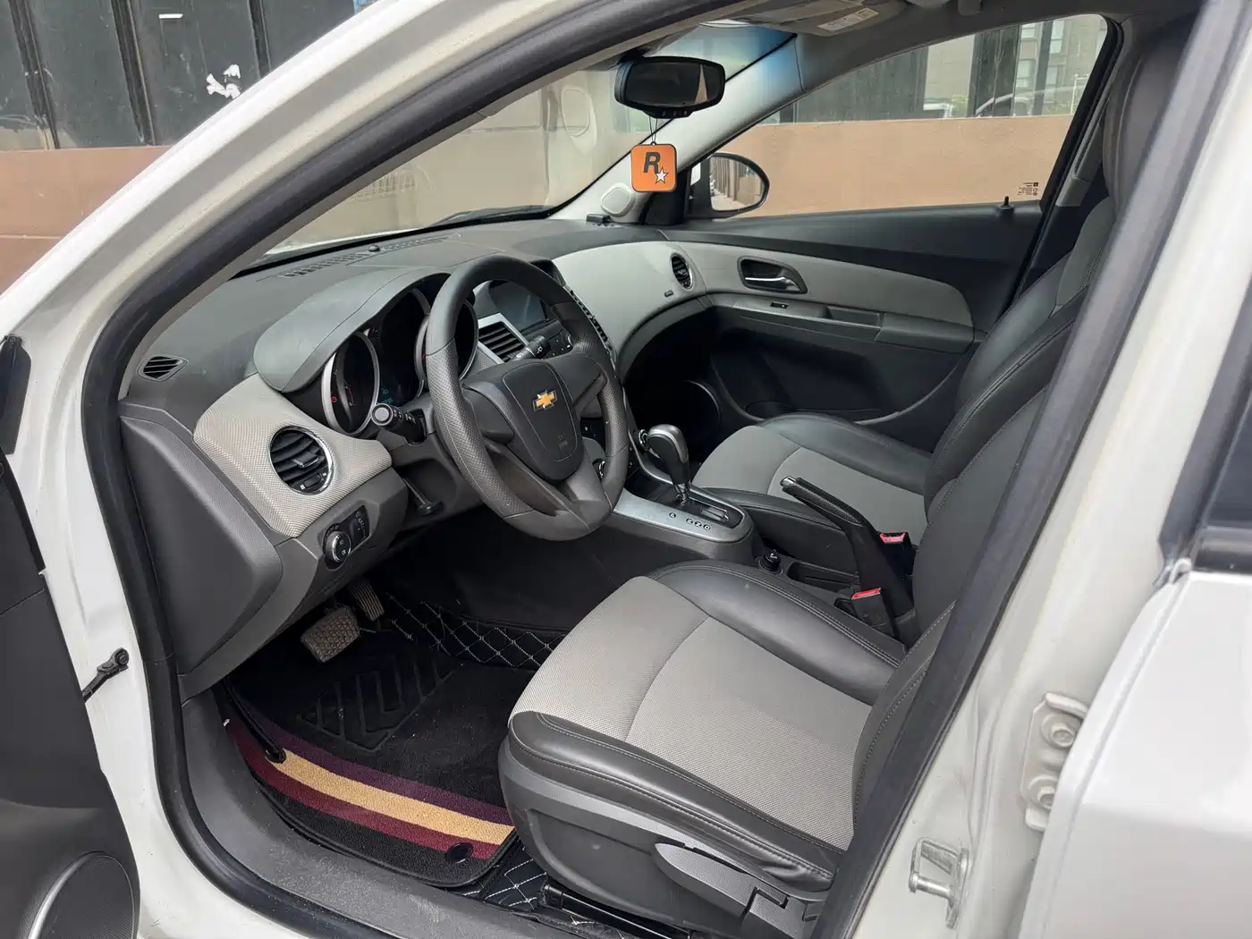 Chevrolet Cruze 2013 Model 1.6L SE AT фото 4