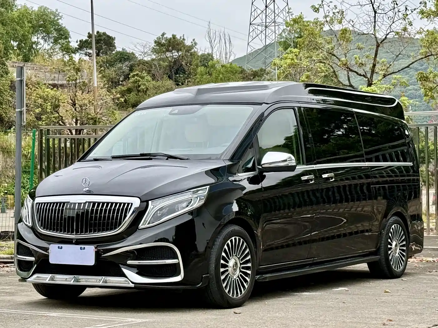 Mercedes-Benz V-Class 2018 V 260 L Premium Long Wheelbase Edition China VI