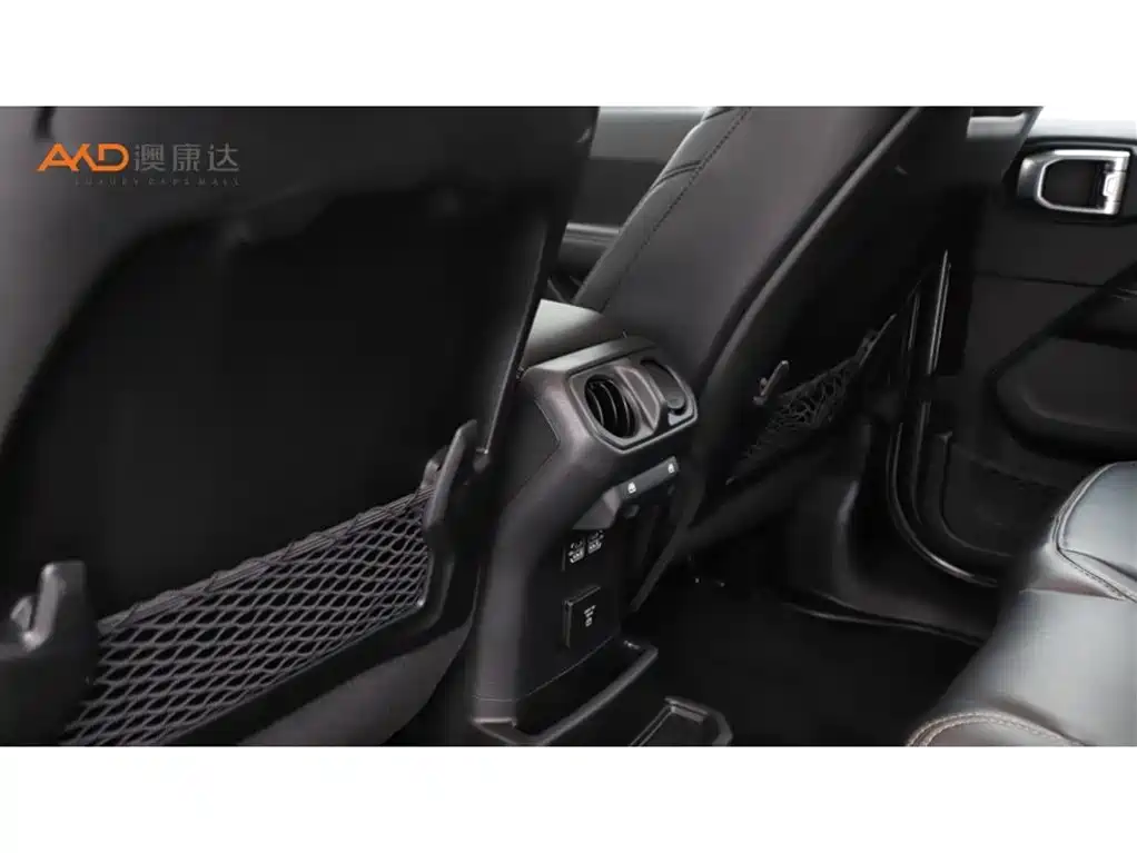 Jeep Wrangler 2023 2024 Model 2.0T Sahara Four-Door Version