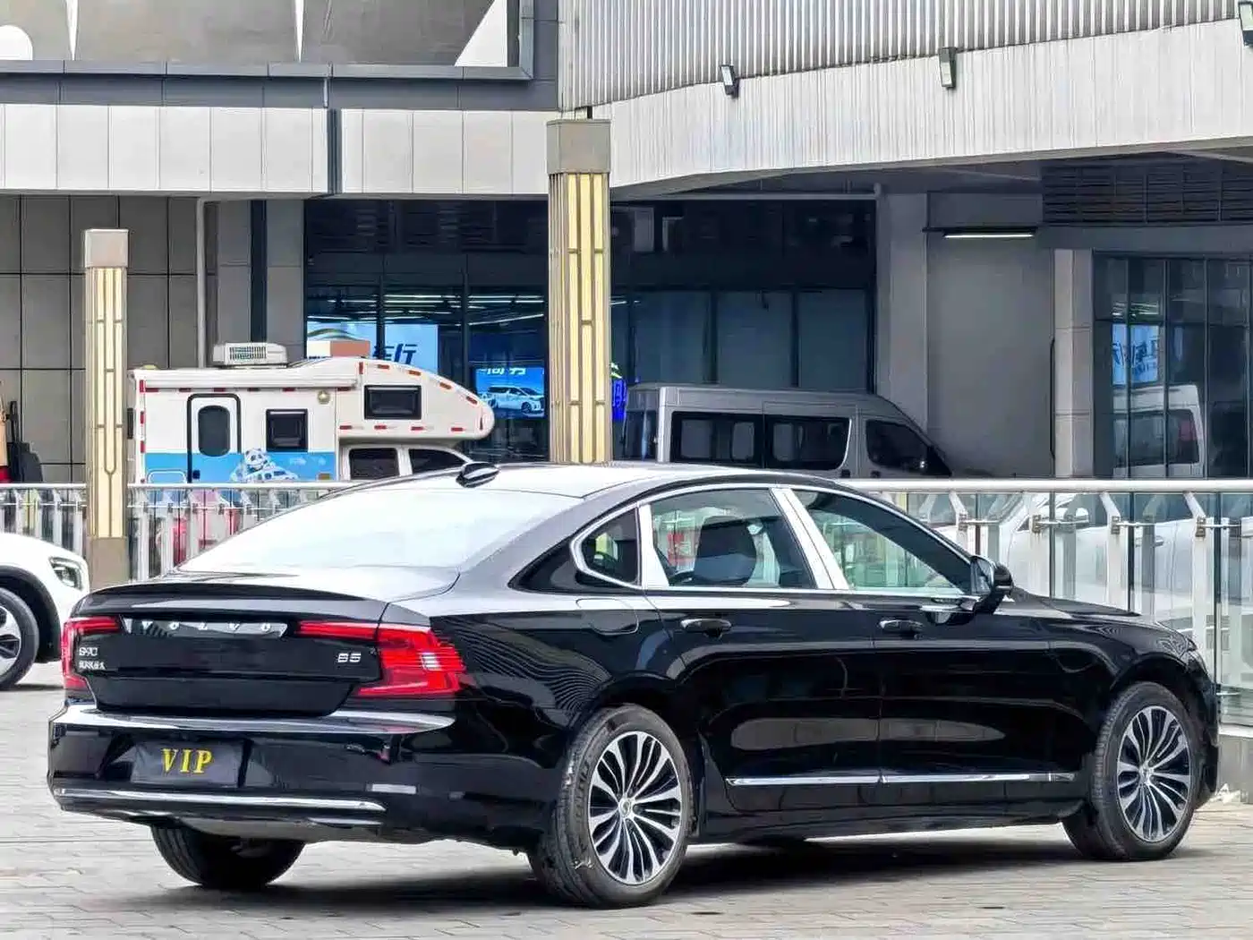 Фото 4 - Volvo S90