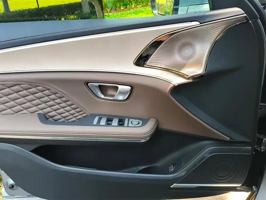 BYD Han 2022 DM-i 121KM Premium фото 7