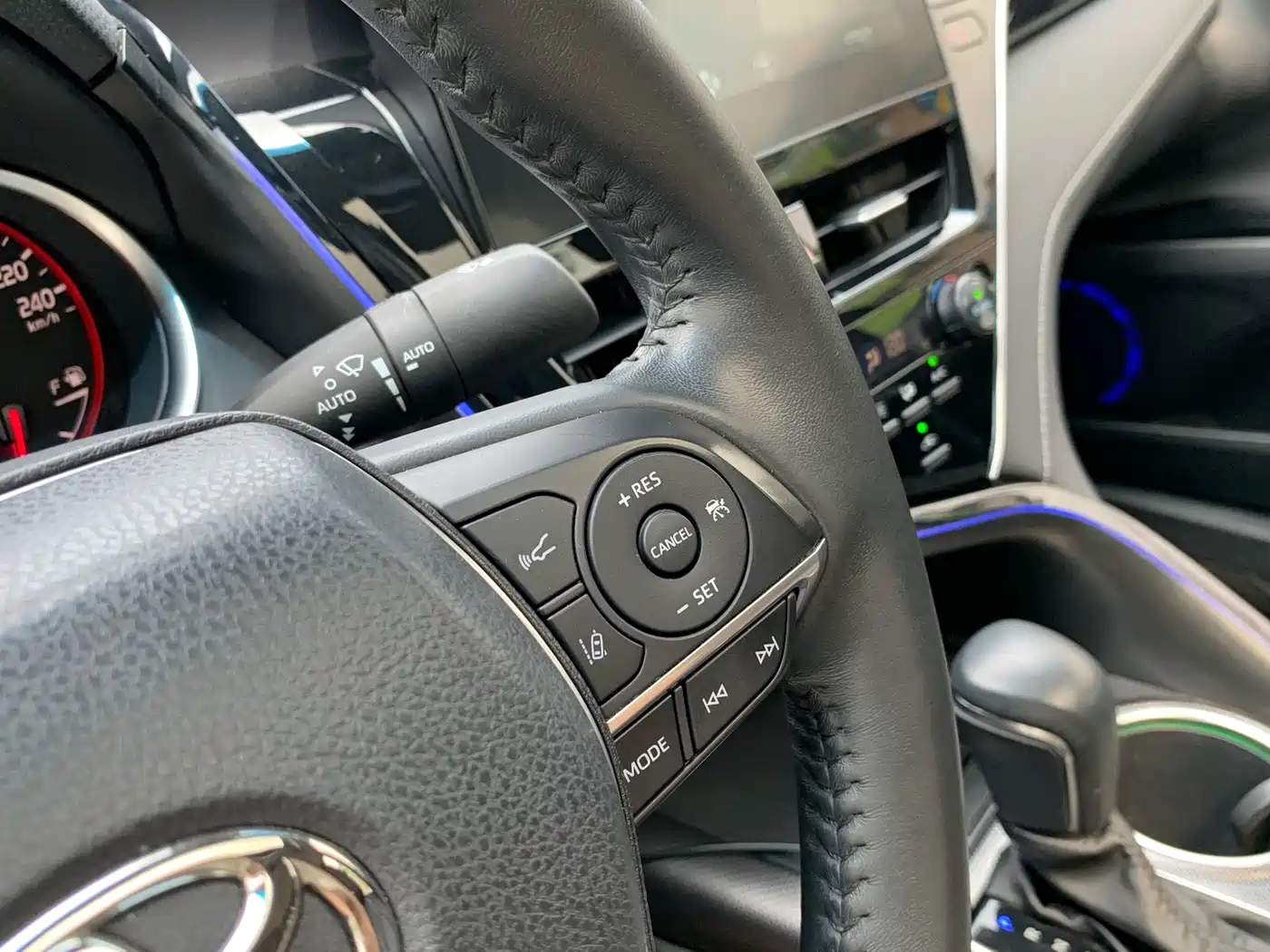Toyota Camry 2023 2.0S Knight Edition фото 24