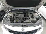 Photo 16 - Kia K5