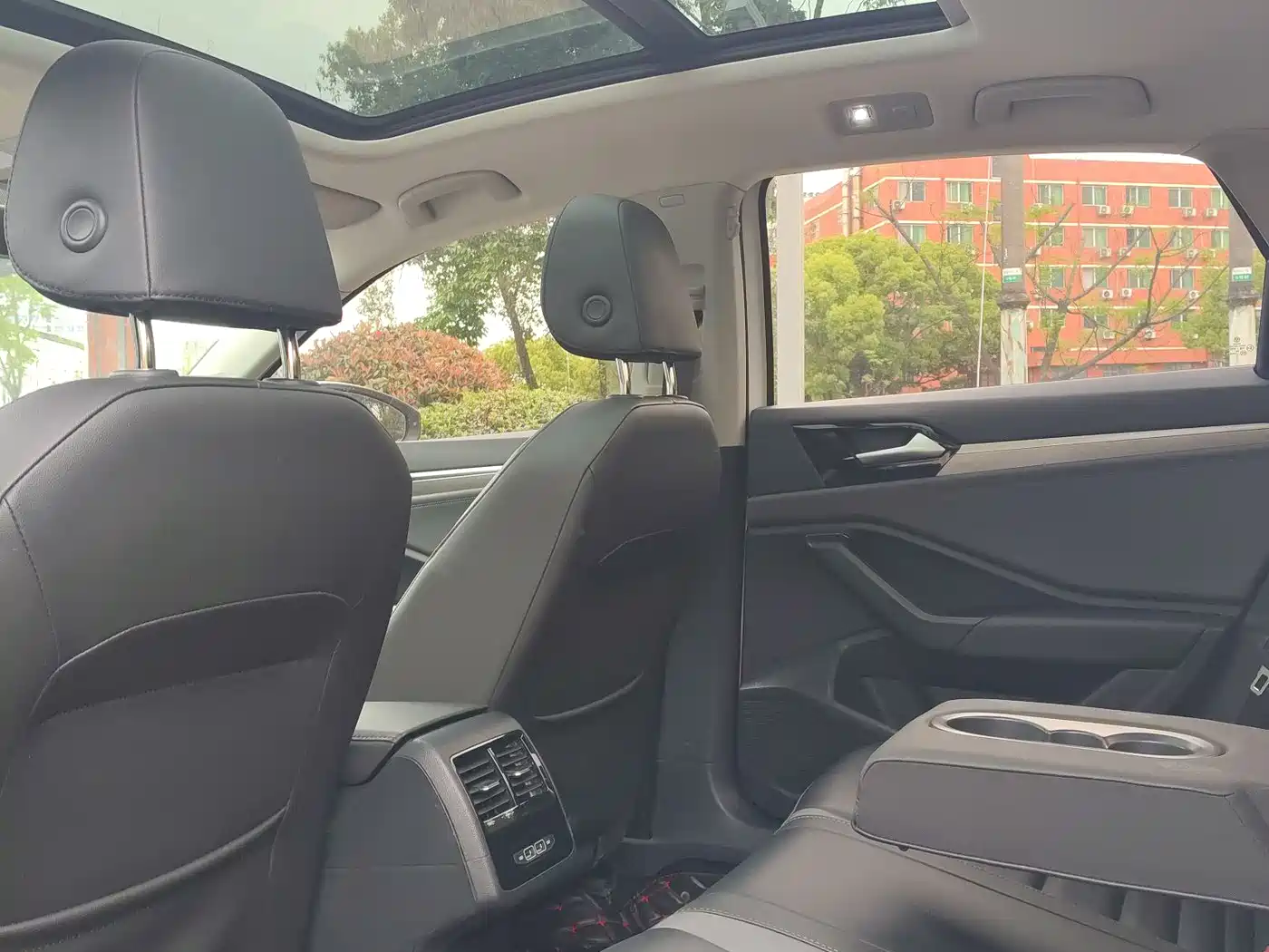 Volkswagen Sagitar 2021 280TSI DSG Comfort Smart Connect Edition фото 11