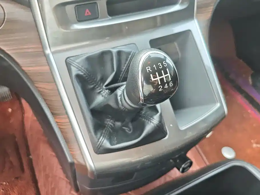 Dongfeng Fengxing Lingzhi PLUS 2022 2021 Wagon 2.0L Manual Luxury 7-Seater