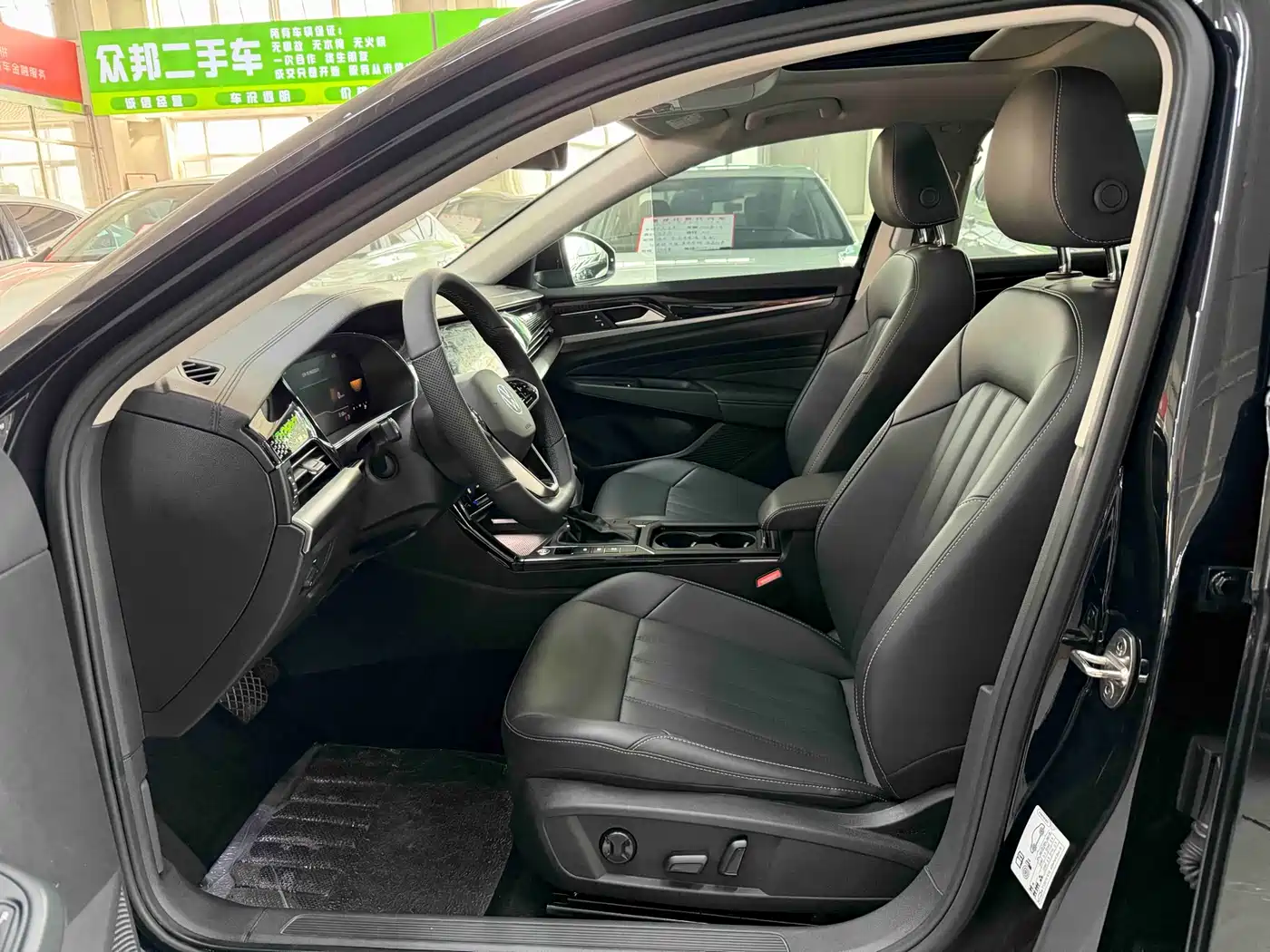 Volkswagen Passat 2022 280TSI Elite Edition фото 8