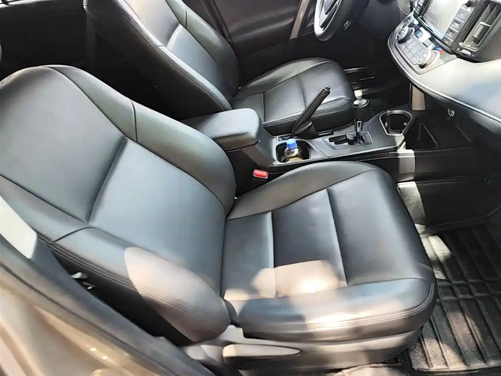 Toyota RAV4 Rongfang 2016 2.0L CVT 2WD Trend (China V) фото 25