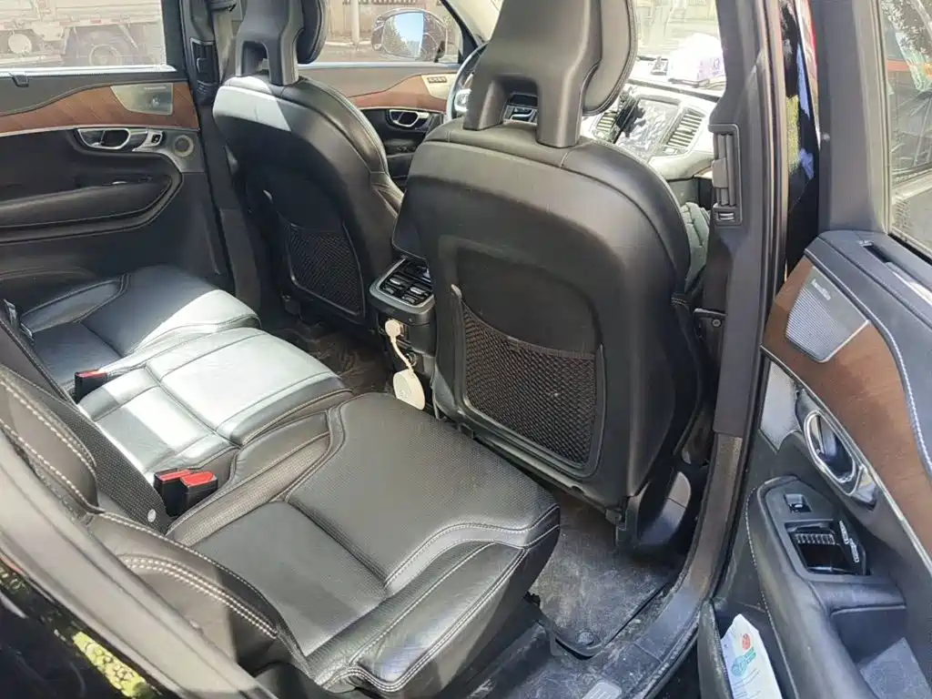 Photo 11 - Volvo XC90