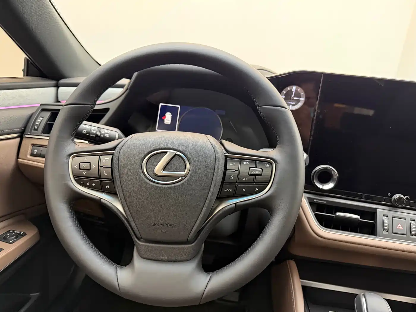 Lexus ES 2025 200 Ultimate Edition фото 12