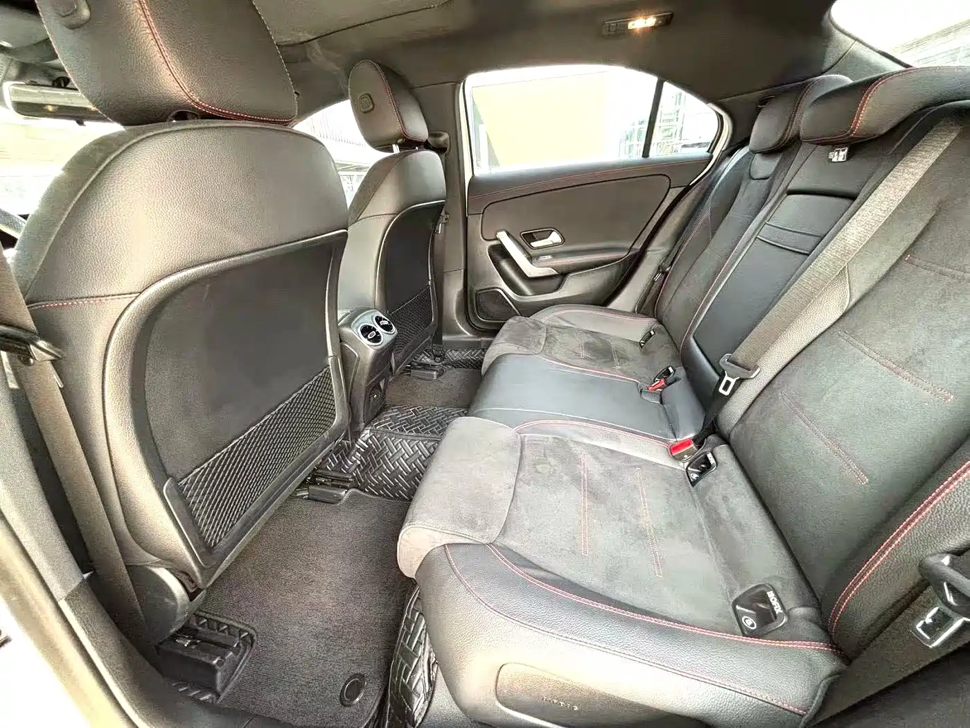 Фото 8 - Mercedes-Benz A-Class