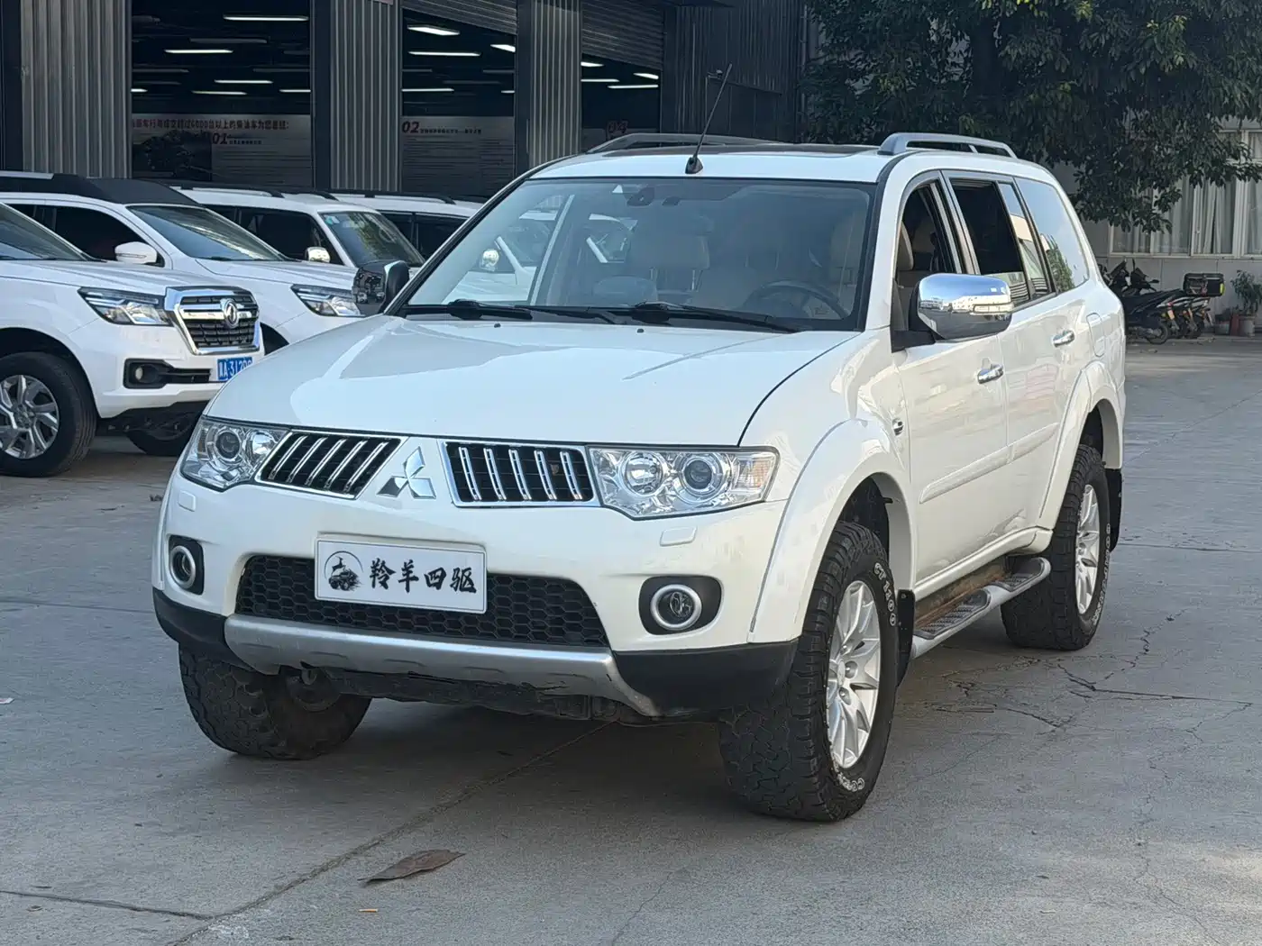 Mitsubishi Pajero Sport (Import) 2013 2011 3.0L Luxury Navigation Edition