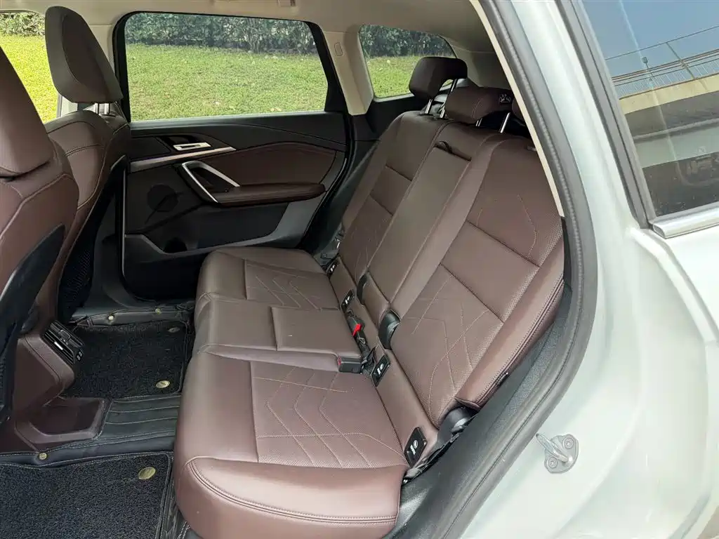 BMW iX1 2023 eDrive25L M Sport Package фото 10