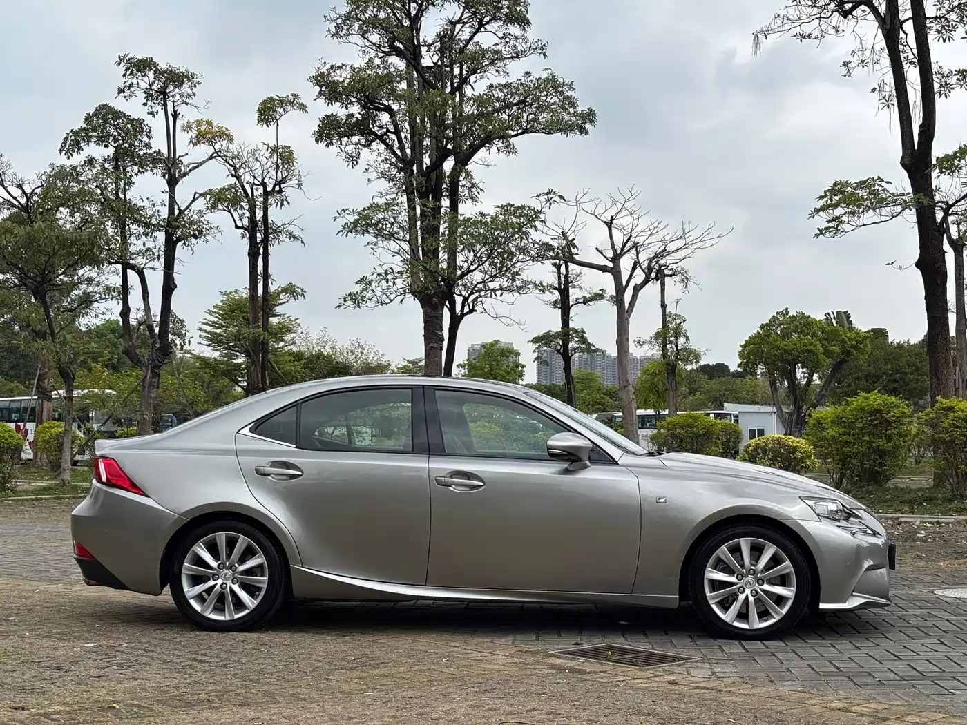 Lexus IS 2015 200t F SPORT фото 4