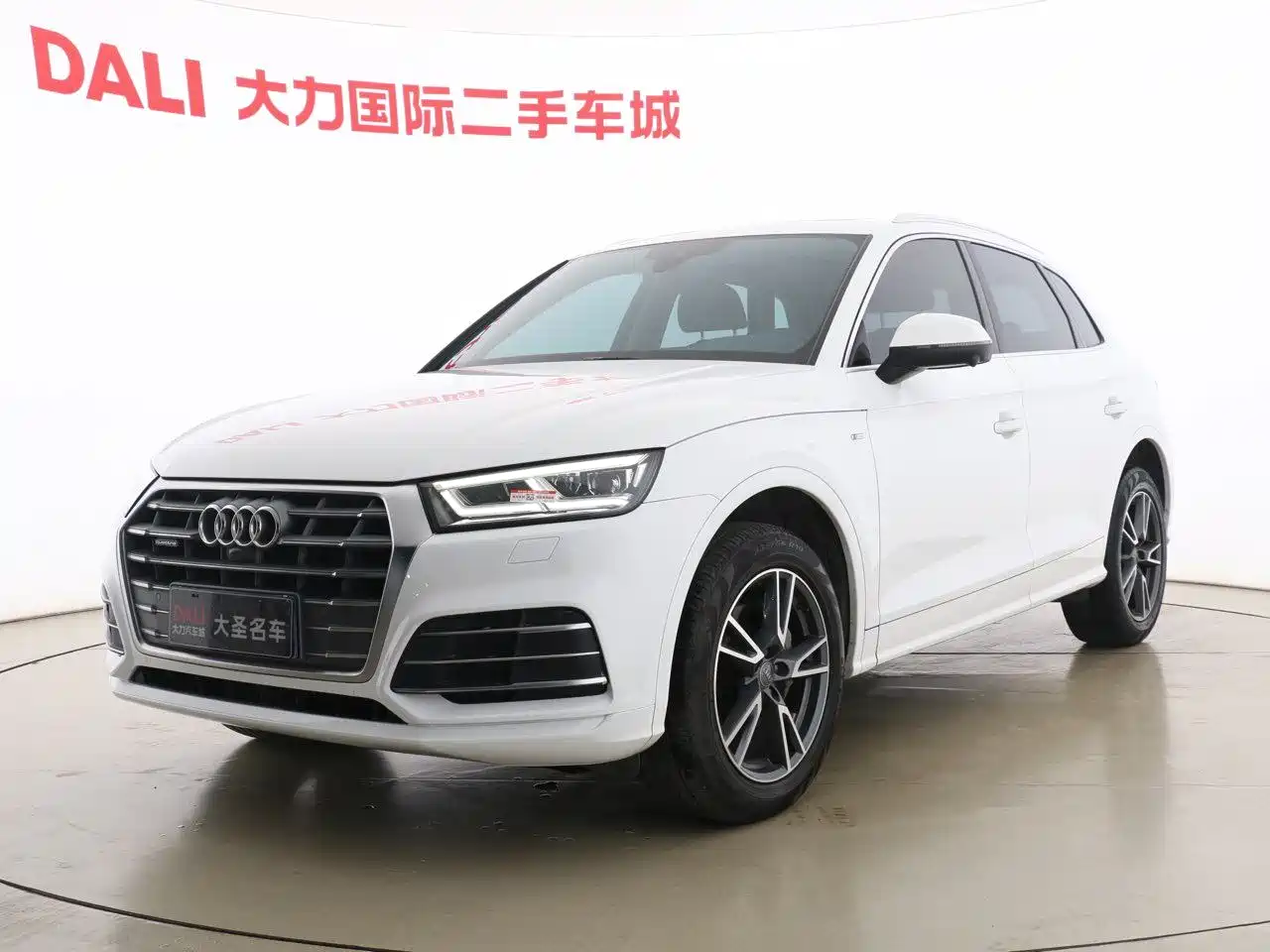 Audi Q5L 2018 40 TFSI Premium Fashion China VI