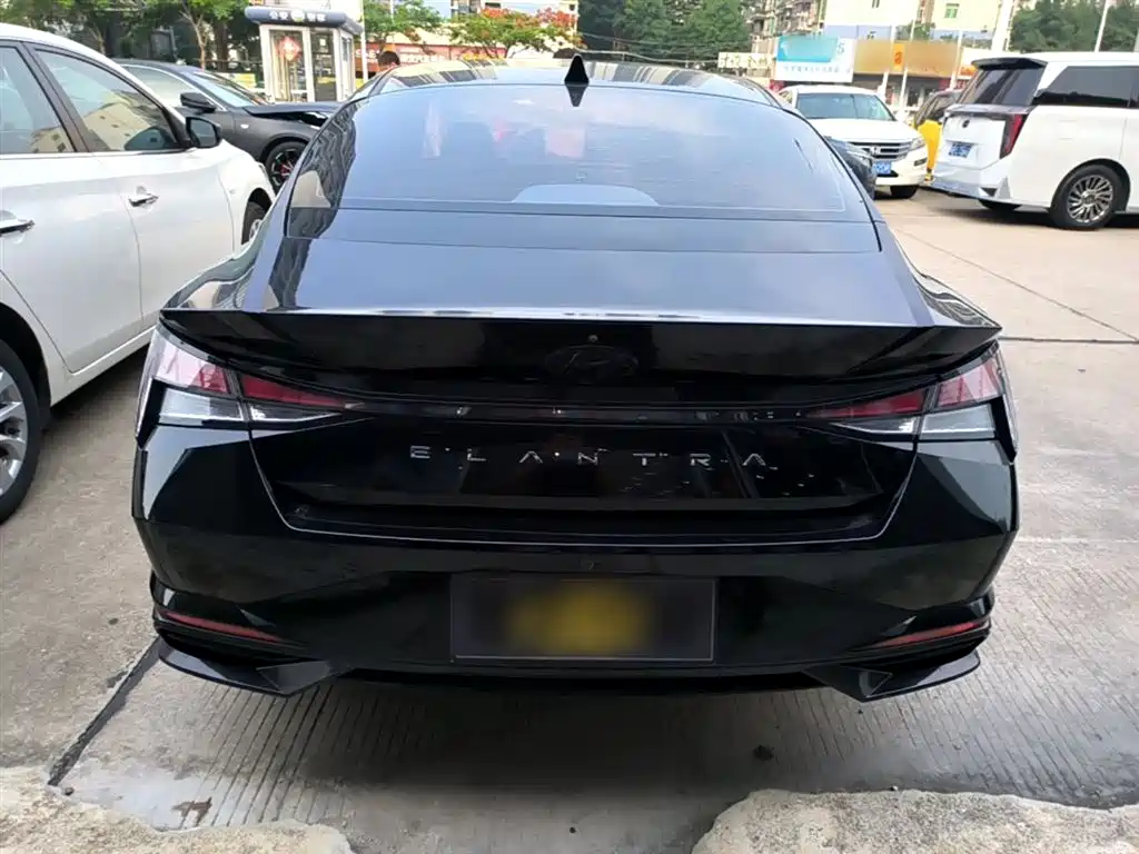 Hyundai Elantra 2021 1.5L CVT GLX Elite Edition фото 6