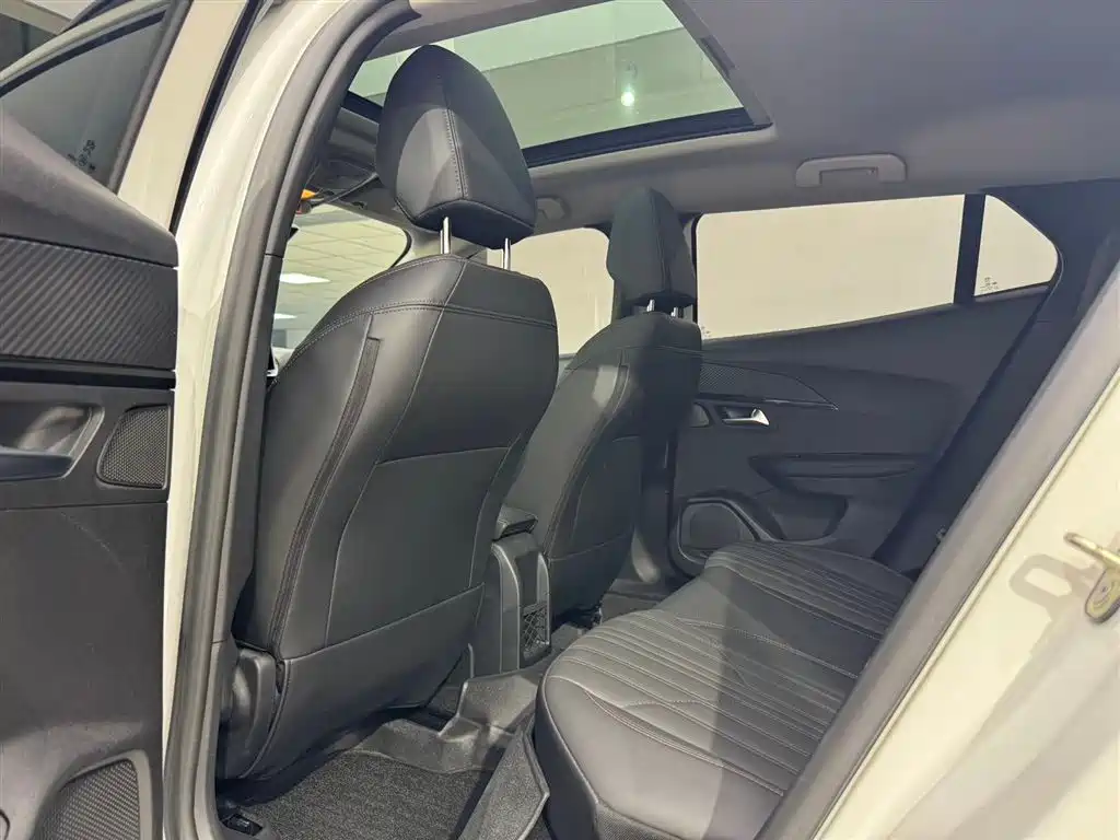 Peugeot 2008 2022 230THP THE ONE фото 8