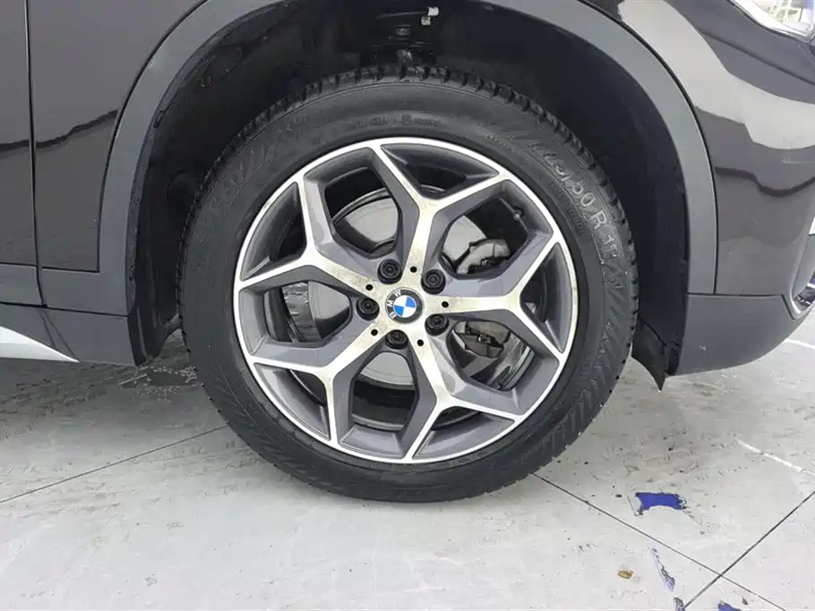BMW X1 2019 sDrive18Li Premium Model фото 6