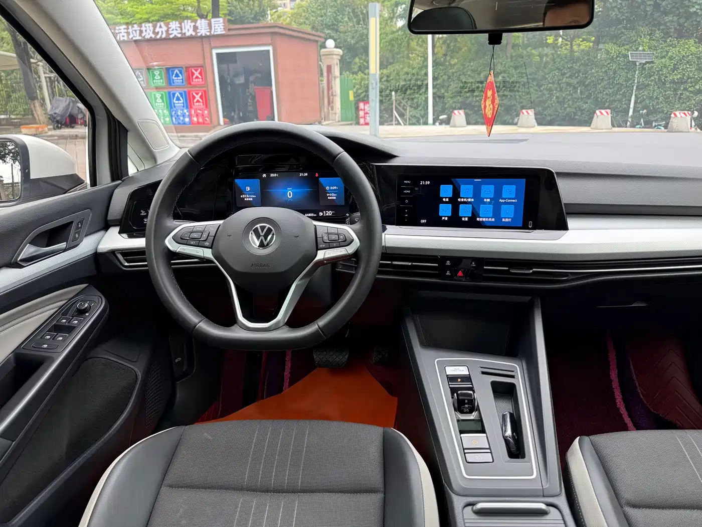 Volkswagen Golf 2021 280TSI DSG 30th Anniversary Edition фото 18