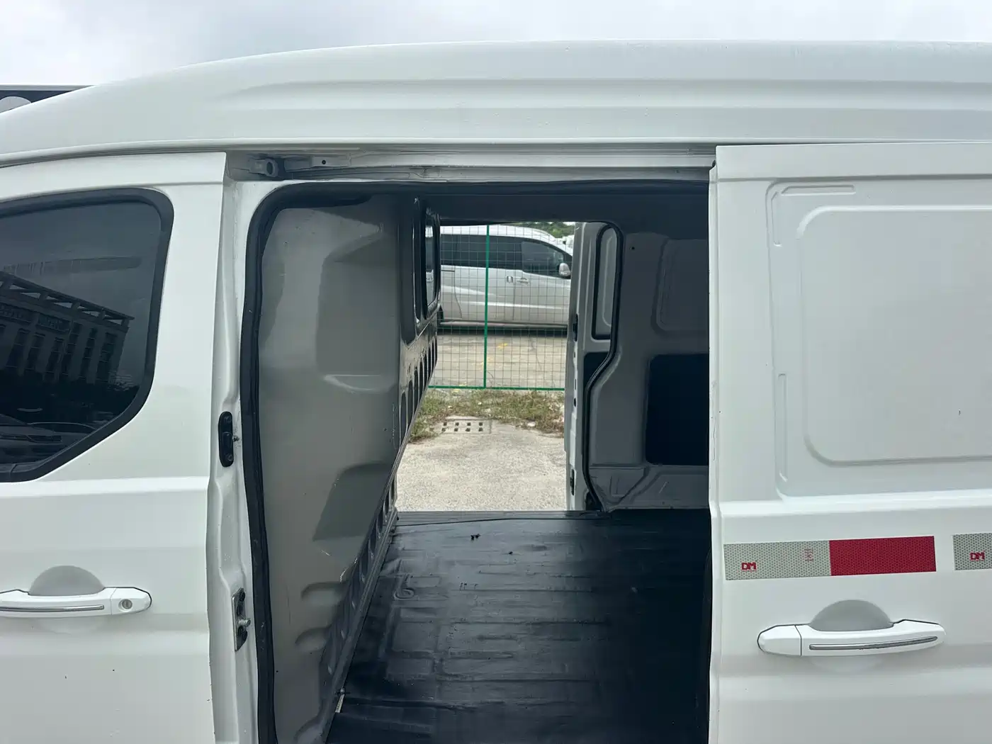 SRM XINYUAN GOLDEN SEA LION