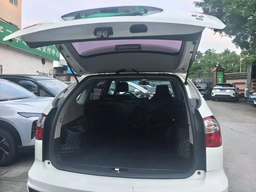 BYD S6 2015 2014 Model 1.5TI Manual Premium 5-Seater