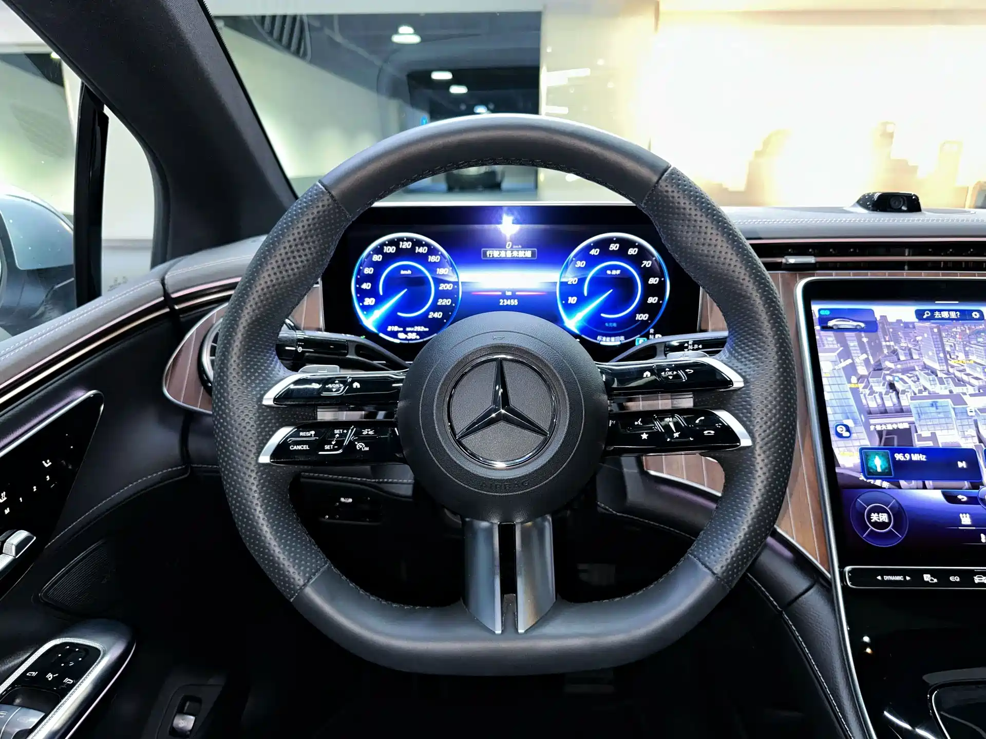 Фото 19 - Mercedes-Benz EQE