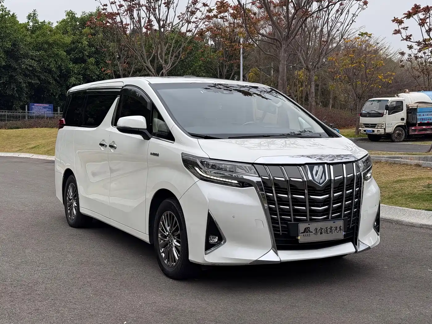 Toyota Alphard 2021 Hybrid 2.5L Premium фото 3