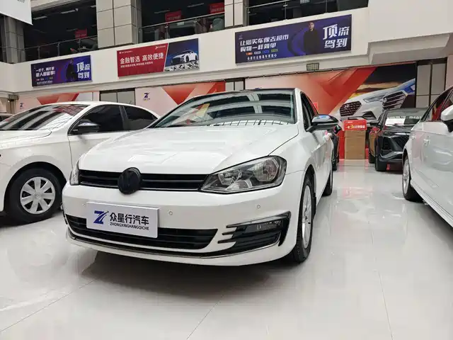VOLKSWAGEN GOLF
