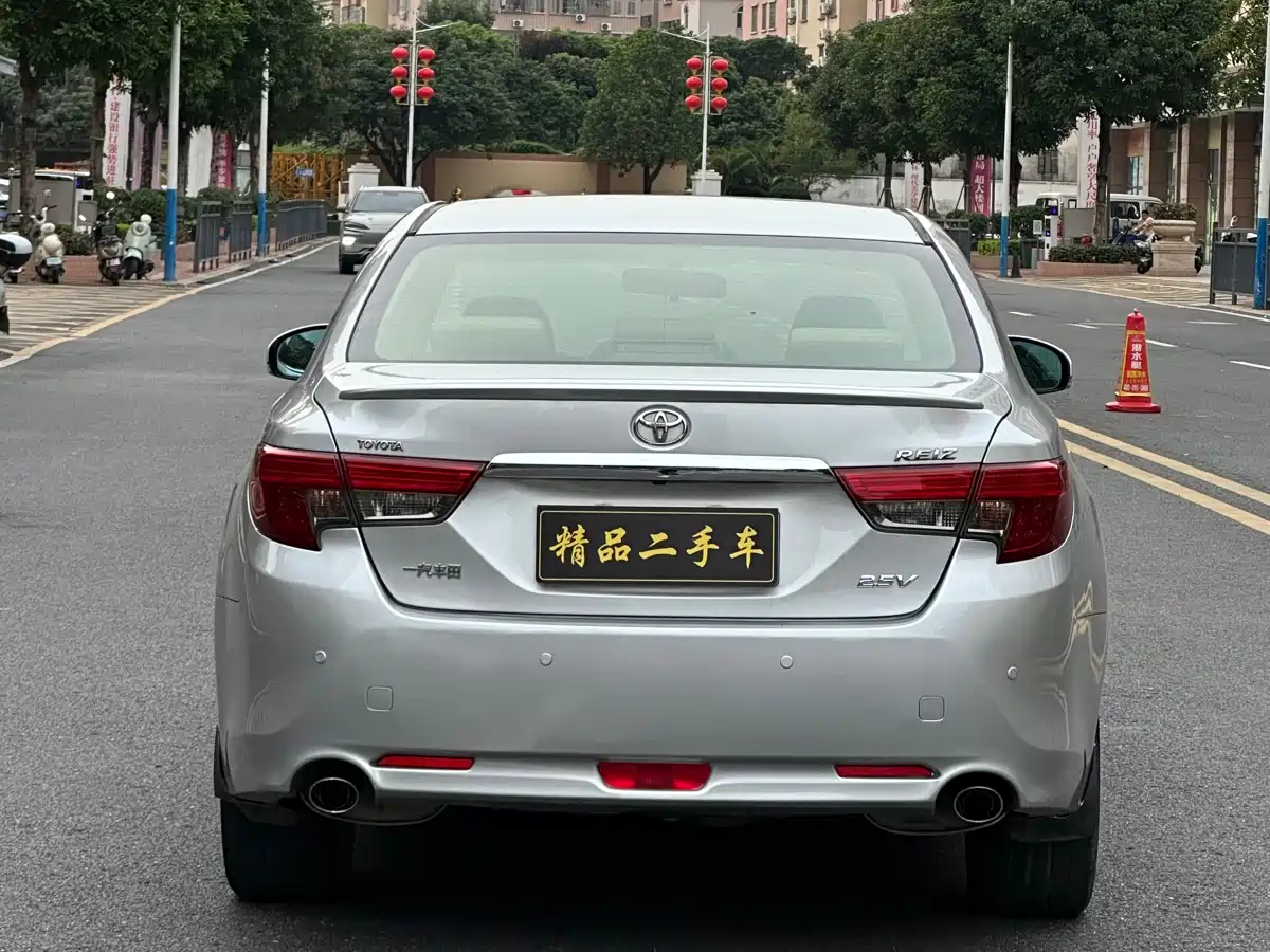 Toyota Reiz 2013 2.5V Premium Edition фото 5
