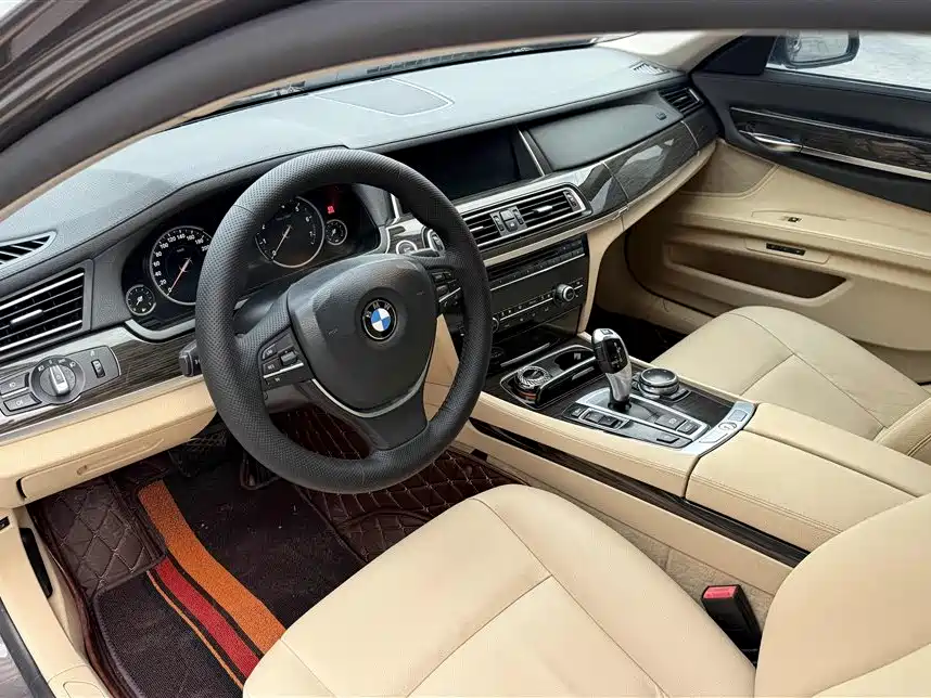 BMW 7 Series 2013 Model 730Li Leading фото 8
