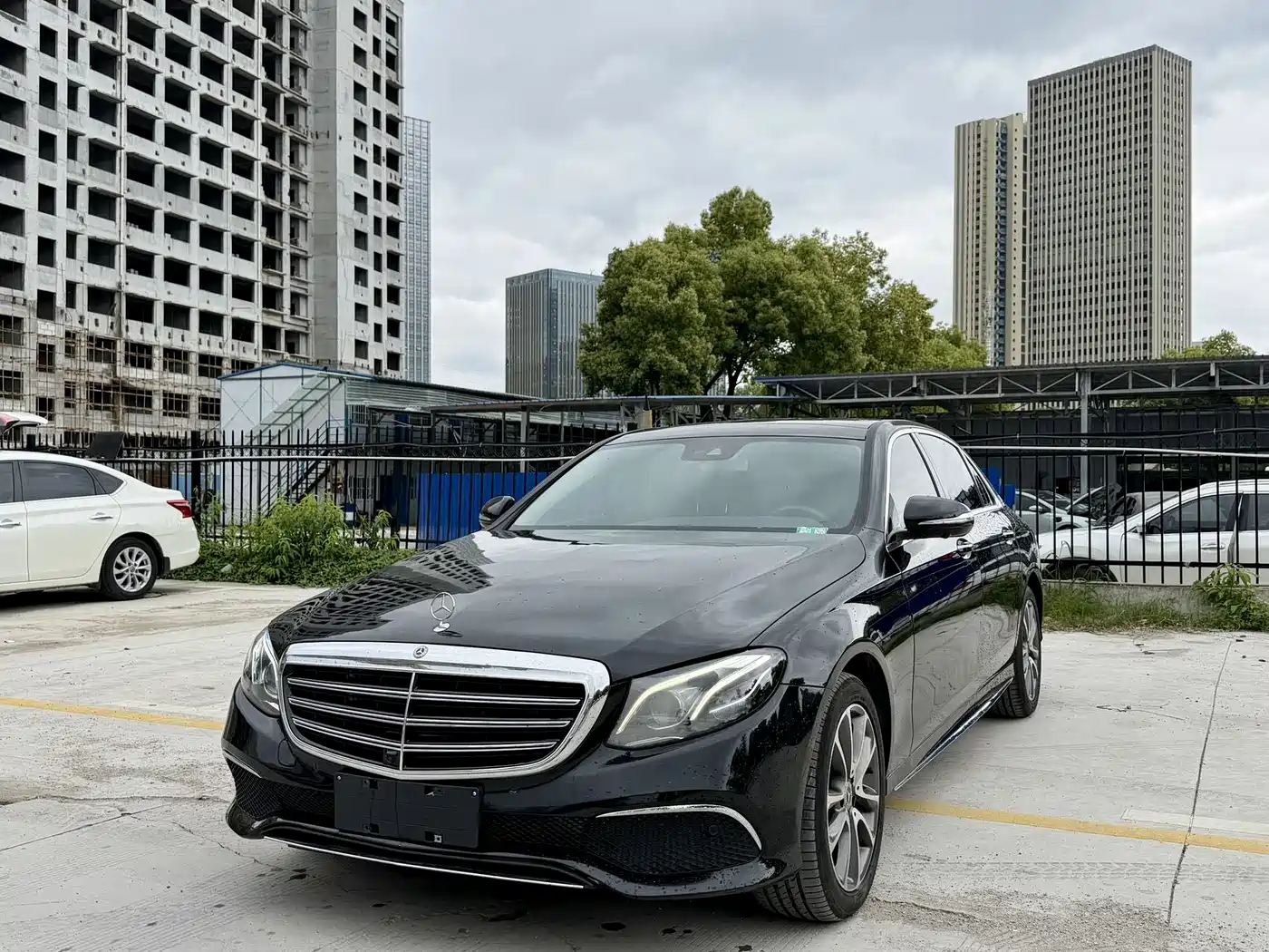 Mercedes-Benz E-Class 2016 E 300 L Sport Fashion Type