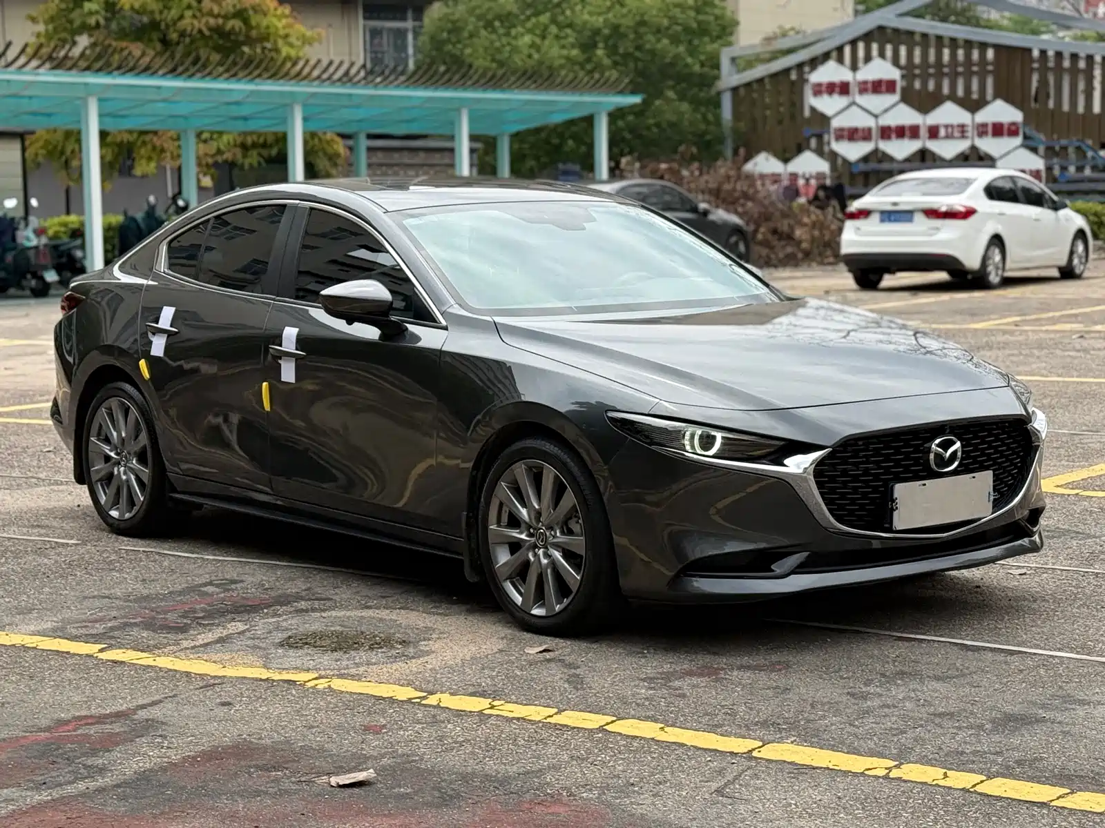 Photo 3 - Mazda Mazda 3