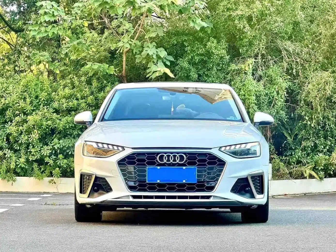 Фото 2 - Audi A4L