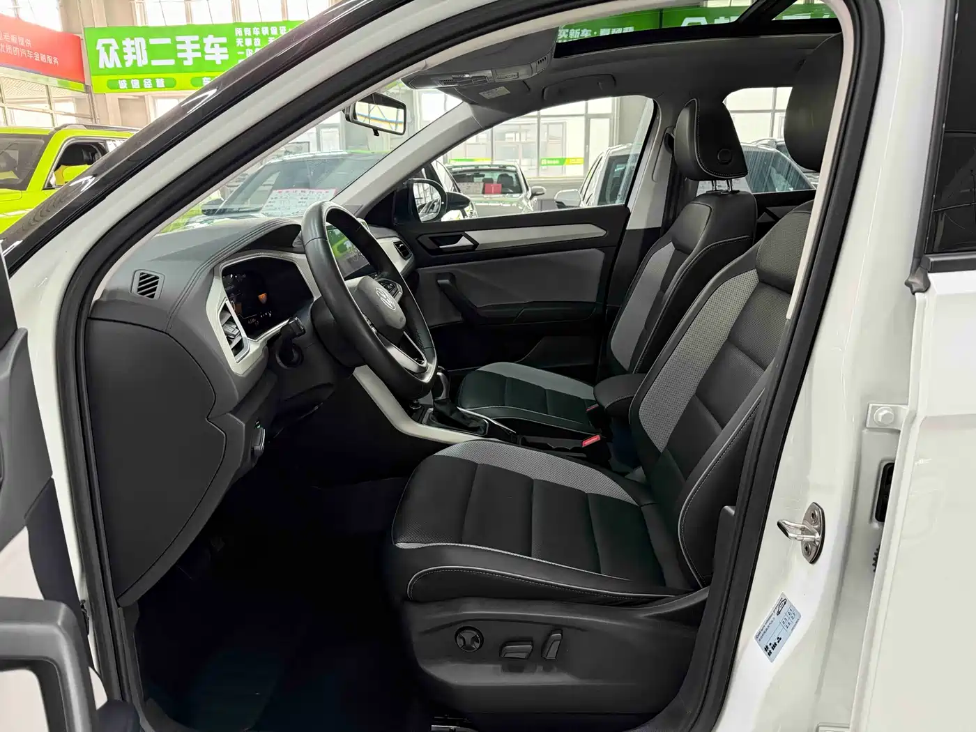 Volkswagen T-ROC 2023 280TSI DSG 2WD Time Edition фото 8