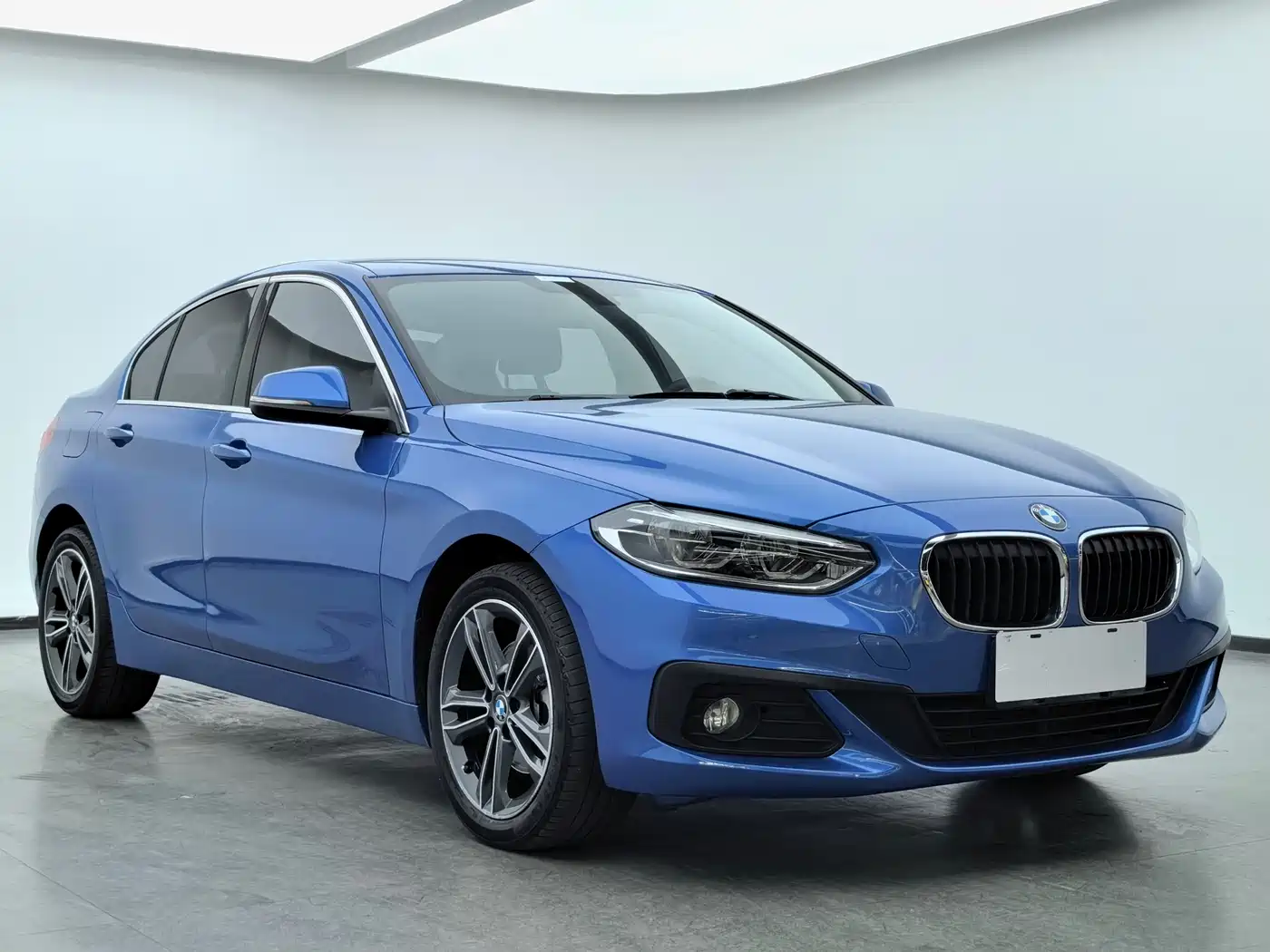BMW 1 Series 2019 118i Fashion Edition фото 3